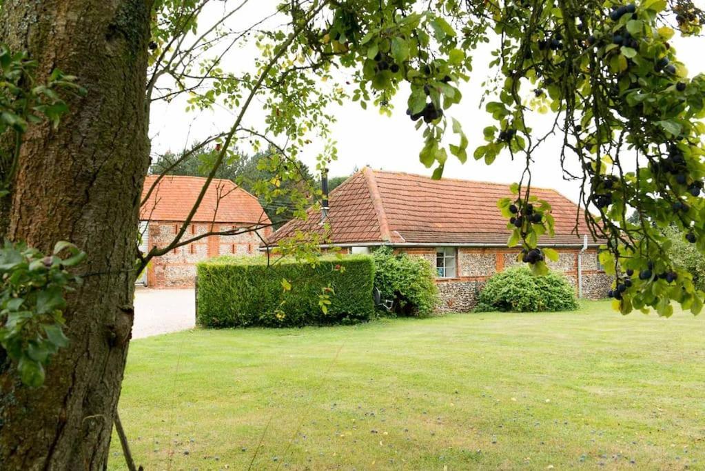 The Stables, Relax In 5 Star Style And Comfort With Lovely Walks All Around Maplestead Eksteriør billede