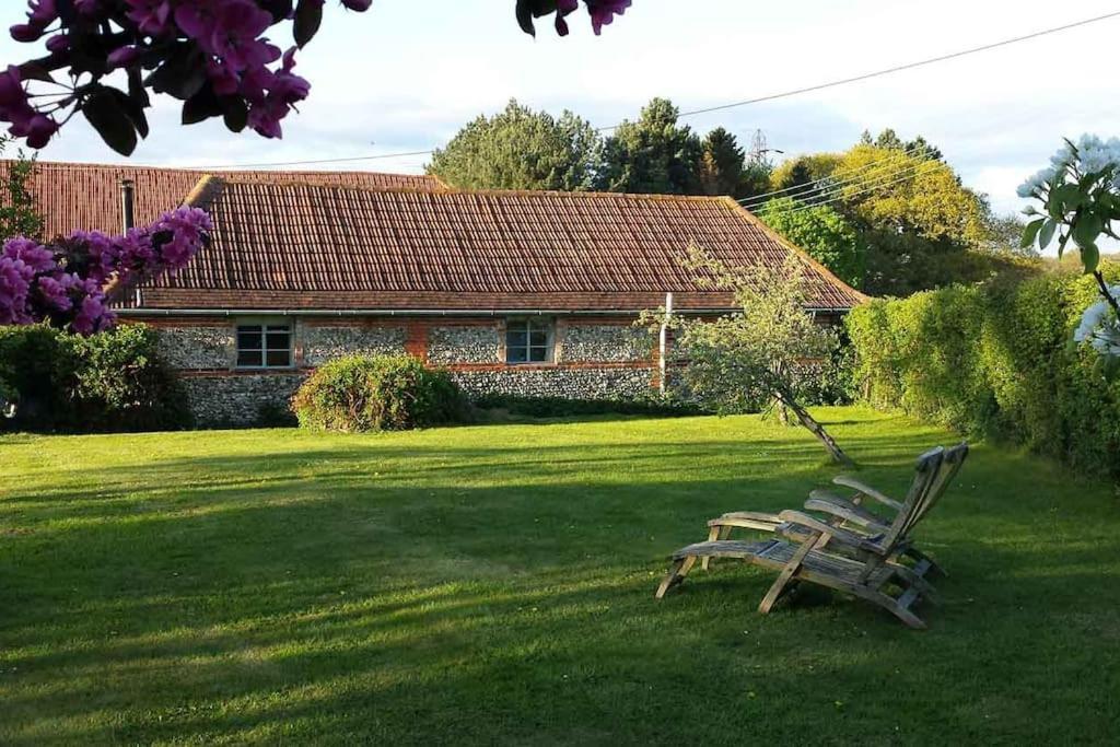 The Stables, Relax In 5 Star Style And Comfort With Lovely Walks All Around Maplestead Eksteriør billede